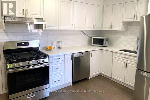 314 Weston Road, Toronto, ON - Indoor Photo Showing Kitchen With Upgraded Kitchen