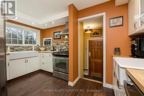 111 Denison Avenue, Brampton, ON - Indoor Photo Showing Kitchen