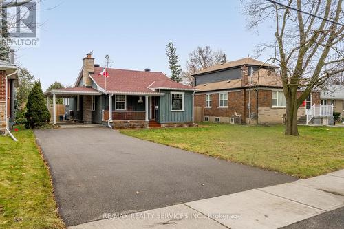 111 Denison Avenue, Brampton, ON - Outdoor With Facade