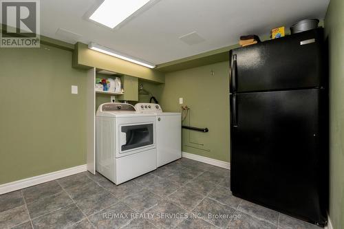 111 Denison Avenue, Brampton, ON - Indoor Photo Showing Laundry Room