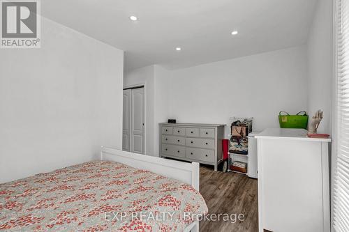 9 Mulock Avenue, Hamilton, ON - Indoor Photo Showing Bedroom