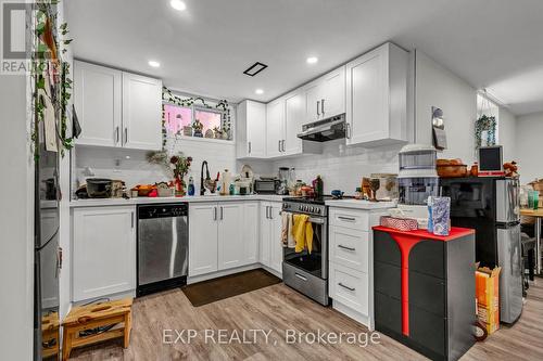 9 Mulock Avenue, Hamilton, ON - Indoor Photo Showing Kitchen