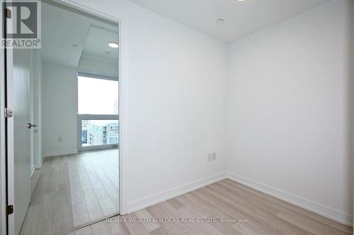 1404 - 39 Roehampton Avenue, Toronto, ON - Indoor Photo Showing Other Room