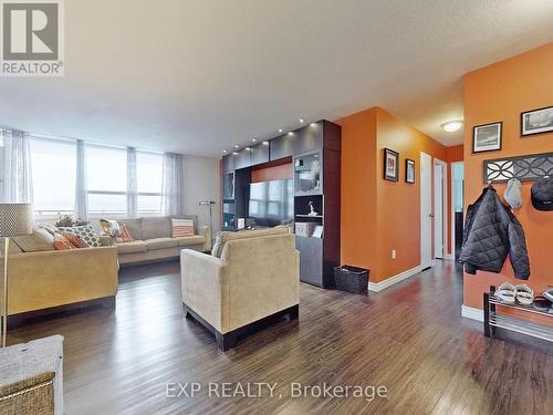 819 - 180 Markham Road, Toronto, ON - Indoor Photo Showing Living Room