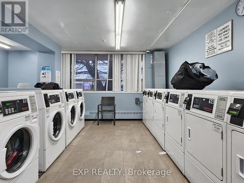 819 - 180 Markham Road, Toronto, ON - Indoor Photo Showing Laundry Room