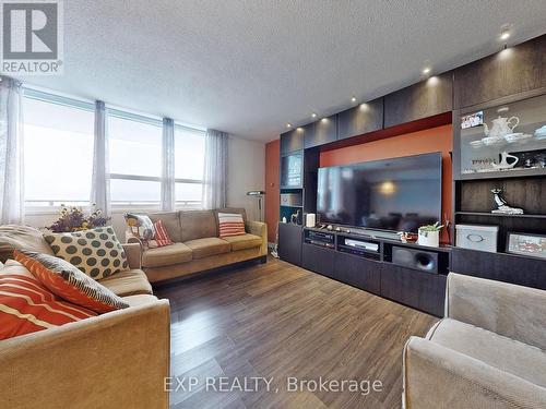 819 - 180 Markham Road, Toronto, ON - Indoor Photo Showing Living Room