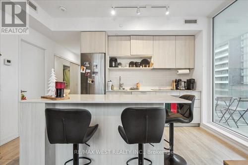 2104 - 20 Tubman Avenue, Toronto, ON - Indoor Photo Showing Kitchen With Upgraded Kitchen