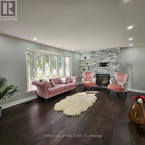 1503 Ogden Avenue, Mississauga, ON - Indoor Photo Showing Living Room With Fireplace