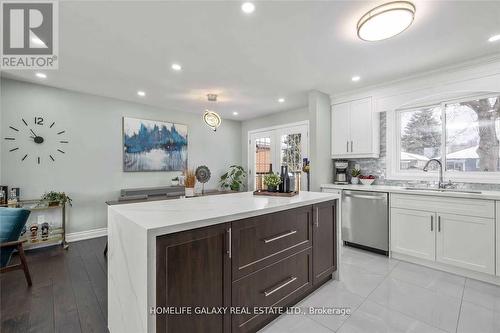 1503 Ogden Avenue, Mississauga, ON - Indoor Photo Showing Kitchen