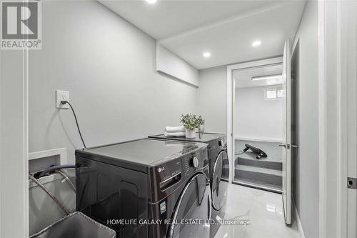 1503 Ogden Avenue, Mississauga, ON - Indoor Photo Showing Laundry Room