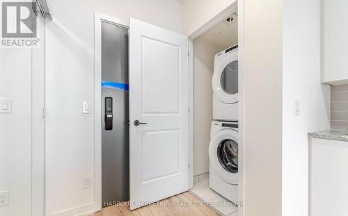 1010 - 345 Wheat Boom Drive, Oakville, ON - Indoor Photo Showing Laundry Room