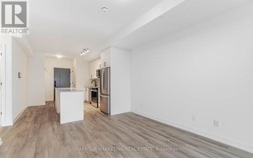 1010 - 345 Wheat Boom Drive, Oakville, ON - Indoor Photo Showing Kitchen