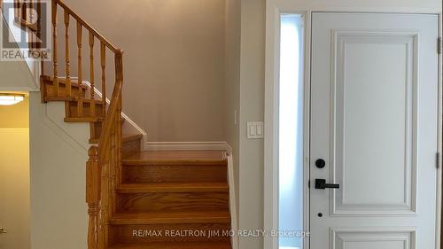 1207 Potters Wheel Crescent, Oakville, ON - Indoor Photo Showing Other Room