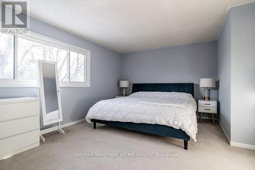 1207 Potters Wheel Crescent, Oakville, ON - Indoor Photo Showing Bedroom