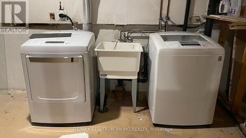 1207 Potters Wheel Crescent, Oakville, ON - Indoor Photo Showing Laundry Room