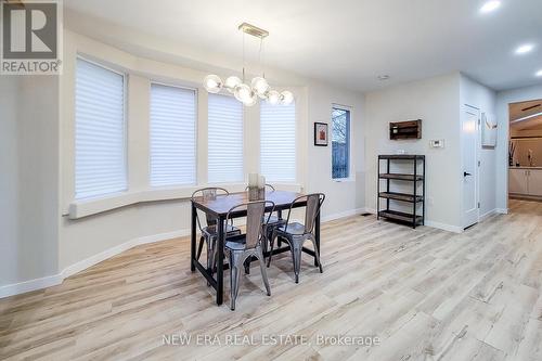 5759 Robinson Street, Niagara Falls, ON - Indoor Photo Showing Dining Room