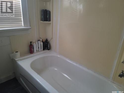 1545 Retallack Street, Regina, SK - Indoor Photo Showing Bathroom