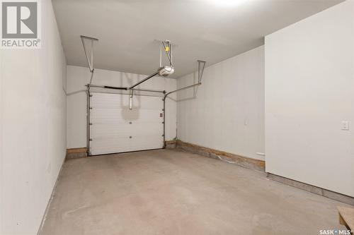 156 4100 Sandhill Crescent, Regina, SK - Indoor Photo Showing Garage