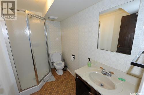 1107 Mcmillan Avenue, Saskatoon, SK - Indoor Photo Showing Bathroom