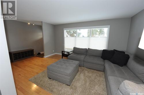 1107 Mcmillan Avenue, Saskatoon, SK - Indoor Photo Showing Living Room