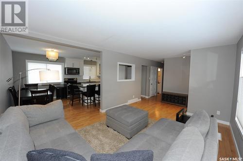 1107 Mcmillan Avenue, Saskatoon, SK - Indoor Photo Showing Living Room