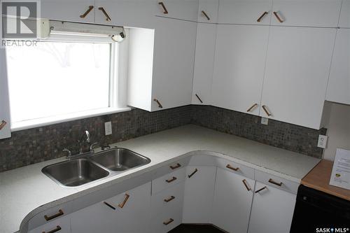 1201 Scott Avenue, Rouleau, SK - Indoor Photo Showing Kitchen With Double Sink