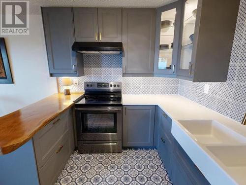 6-4420 Quebec Ave, Powell River, BC - Indoor Photo Showing Kitchen