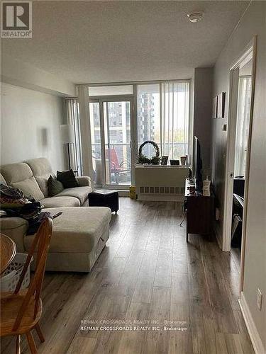 1805 - 4968 Yonge Street, Toronto, ON - Indoor Photo Showing Living Room