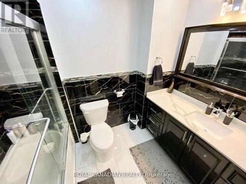 9 Clarion Crescent, Markham, ON - Indoor Photo Showing Bathroom