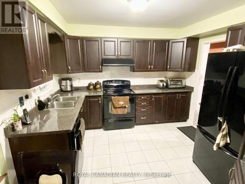 9 Clarion Crescent, Markham, ON - Indoor Photo Showing Kitchen With Double Sink