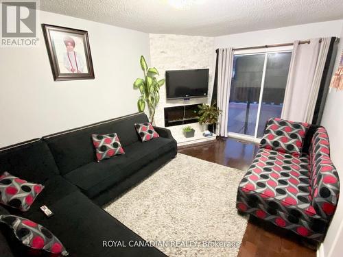 9 Clarion Crescent, Markham, ON - Indoor Photo Showing Other Room