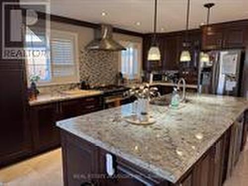 17 Agincourt Road, Vaughan, ON - Indoor Photo Showing Kitchen With Upgraded Kitchen