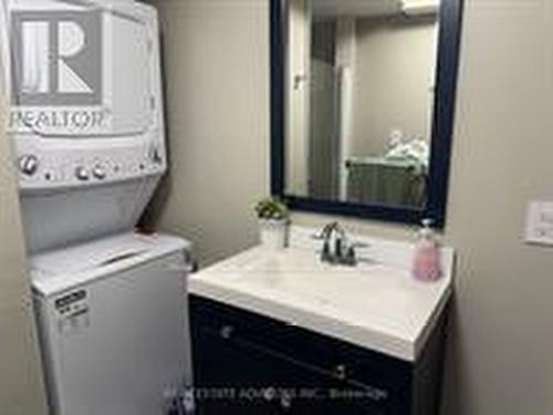 17 Agincourt Road, Vaughan, ON - Indoor Photo Showing Laundry Room