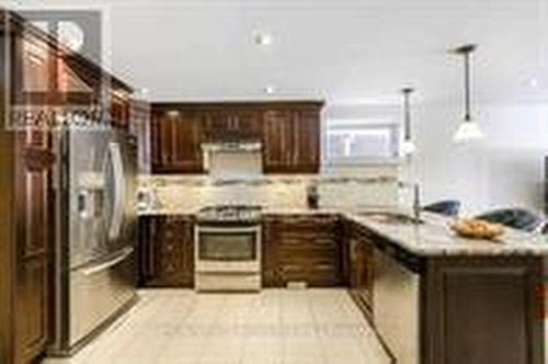 17 Agincourt Road, Vaughan, ON - Indoor Photo Showing Kitchen With Upgraded Kitchen