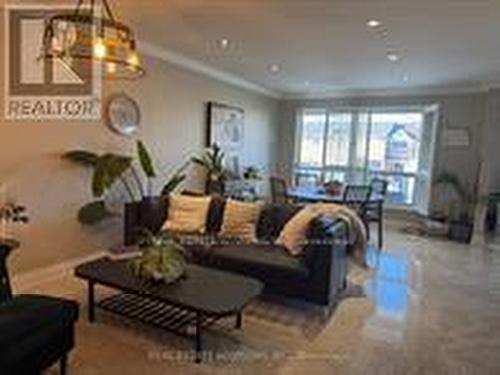 17 Agincourt Road, Vaughan, ON - Indoor Photo Showing Living Room