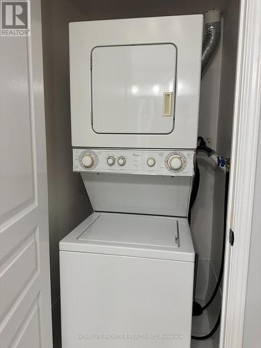 217 - 310 Red Maple Road, Richmond Hill, ON - Indoor Photo Showing Laundry Room