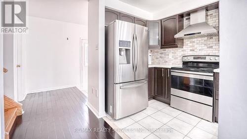 598 Summer Park Crescent, Mississauga, ON - Indoor Photo Showing Kitchen