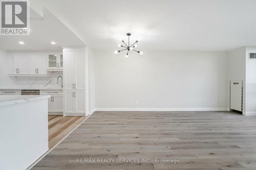 912 - 330 Mill Street S, Brampton, ON - Indoor Photo Showing Kitchen