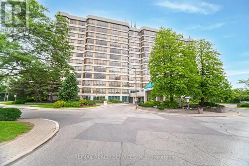 912 - 330 Mill Street S, Brampton, ON - Outdoor With Facade