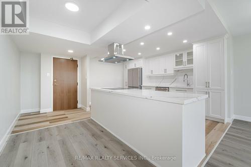 912 - 330 Mill Street S, Brampton, ON - Indoor Photo Showing Kitchen