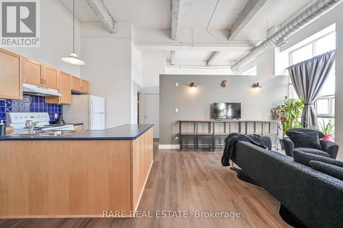 308 - 11 Rebecca Street, Hamilton, ON - Indoor Photo Showing Kitchen