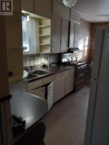 430 Mcnabb St, Sault Ste. Marie, ON - Indoor Photo Showing Kitchen With Double Sink