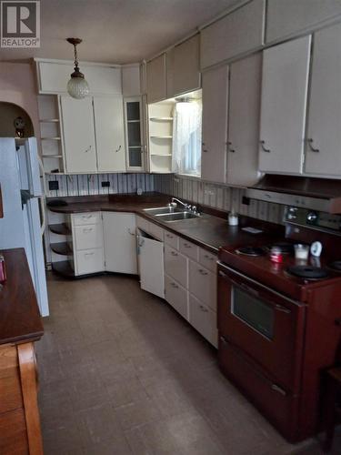 430 Mcnabb St, Sault Ste. Marie, ON - Indoor Photo Showing Kitchen With Double Sink