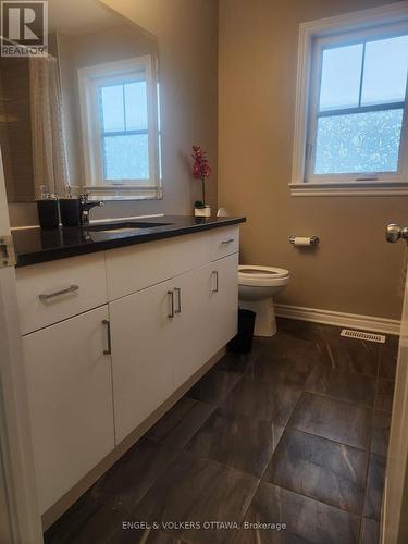 134 Lavatera Street, Ottawa, ON - Indoor Photo Showing Bathroom