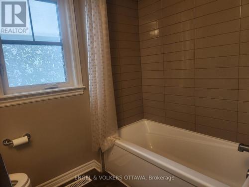 134 Lavatera Street, Ottawa, ON - Indoor Photo Showing Bathroom