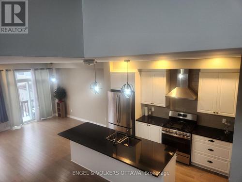 134 Lavatera Street, Ottawa, ON - Indoor Photo Showing Kitchen