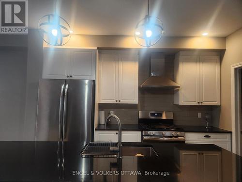 134 Lavatera Street, Ottawa, ON - Indoor Photo Showing Kitchen