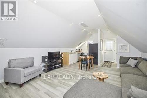 4128 Acheson Avenue, Niagara Falls (210 - Downtown), ON - Indoor Photo Showing Living Room