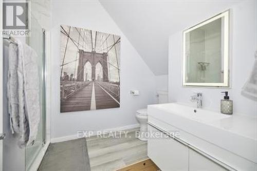 4128 Acheson Avenue, Niagara Falls (210 - Downtown), ON - Indoor Photo Showing Bathroom