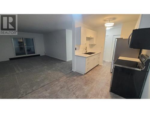 2316 2607 Pear Street, Terrace, BC - Indoor Photo Showing Kitchen